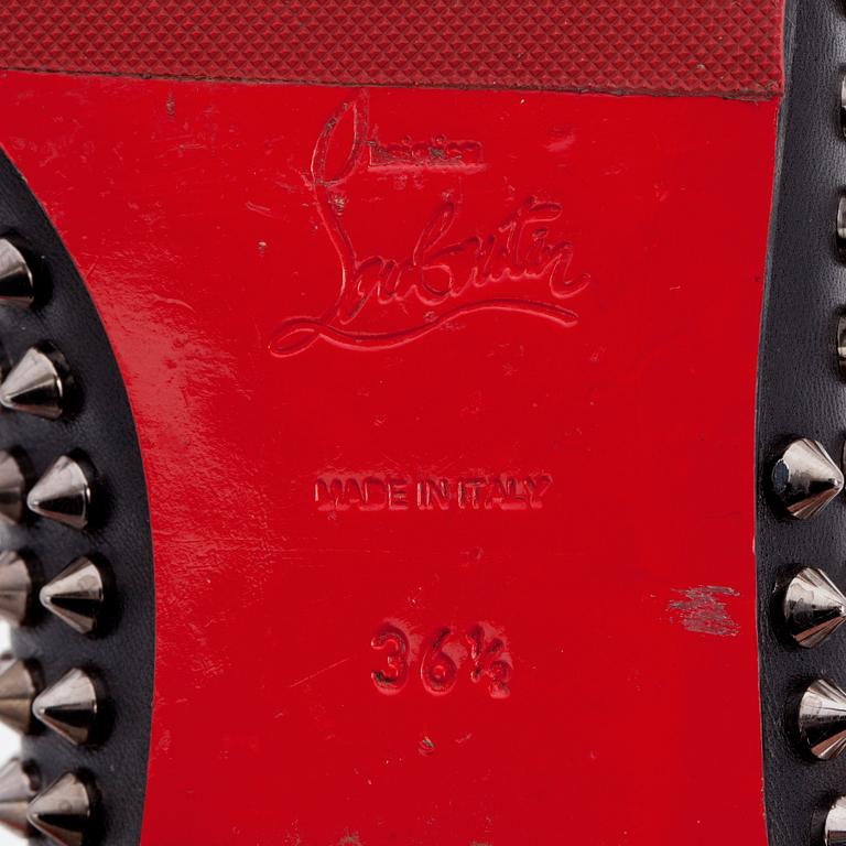 CHRISTIAN LOUBOUTIN, ett par loafers, "The Rolling Spikes", enligt märkning storlek 36, 5.