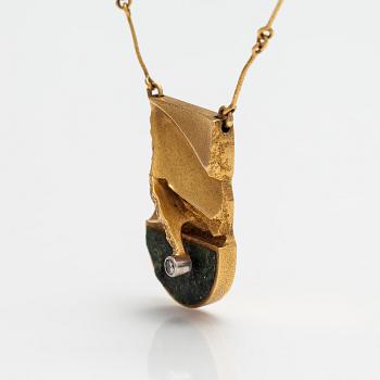 Björn Weckström, "Aztec", an 18K gold necklace with a diamond ca. 0.05 ct and a zoisite. Lapponia 1977.