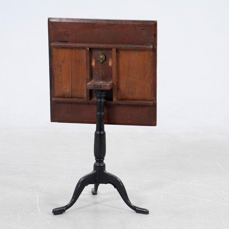 Folding table, alder root, Arboga, 19th century.