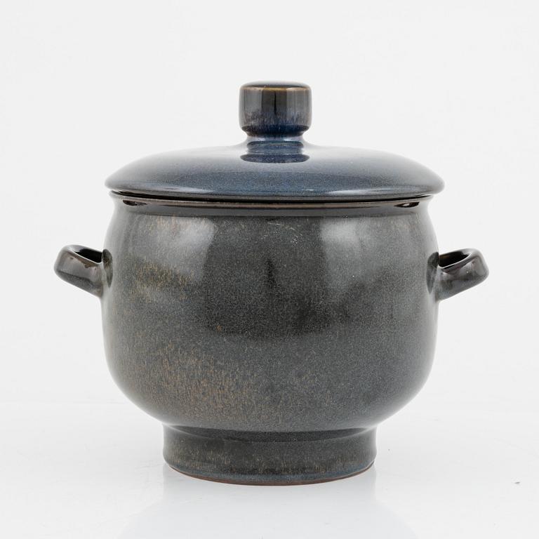 Carl-Harry Stålhane, a stoneware bowl with cover, Rörstrand, dated -66.