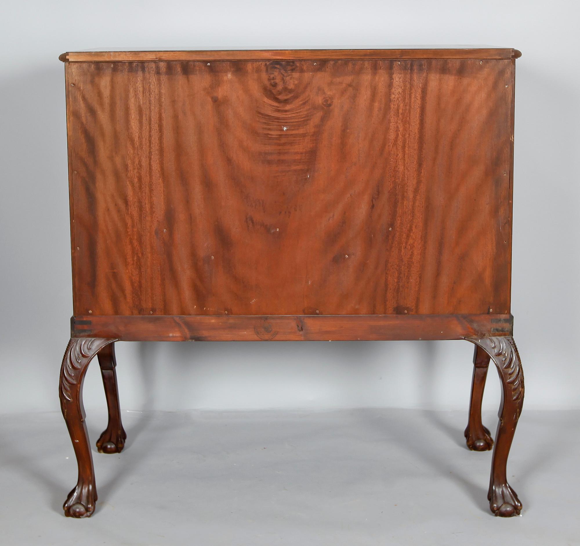 SEKRETÄR, chippendalestil, 1900-talets mitt.