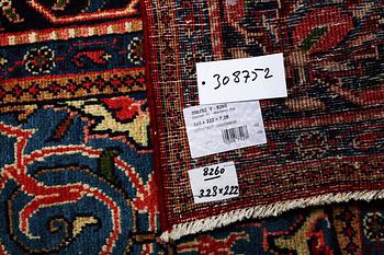 A carpet, Mahal, 328 x 222 cm.