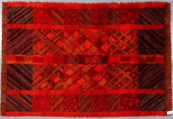 MATTA, rya, 1900-talets andra hälft, ca 232 x 165 cm.