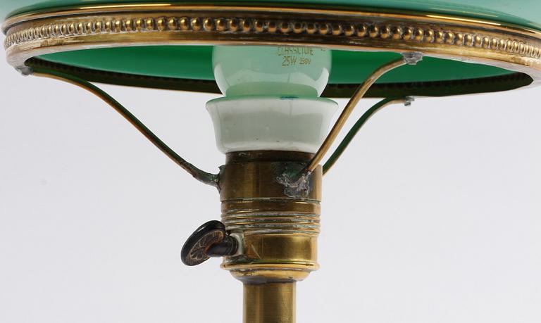 BORDSARMATUR, sk "Strindbergslampa".