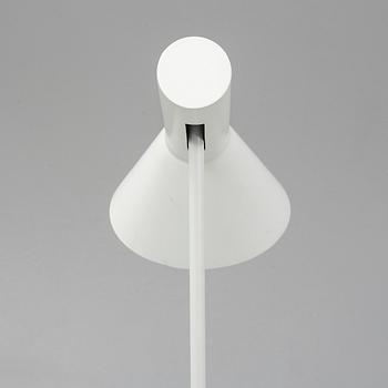 Arne Jacobsen, golvlampa, "AJ", Louis Poulsen, Danmark.