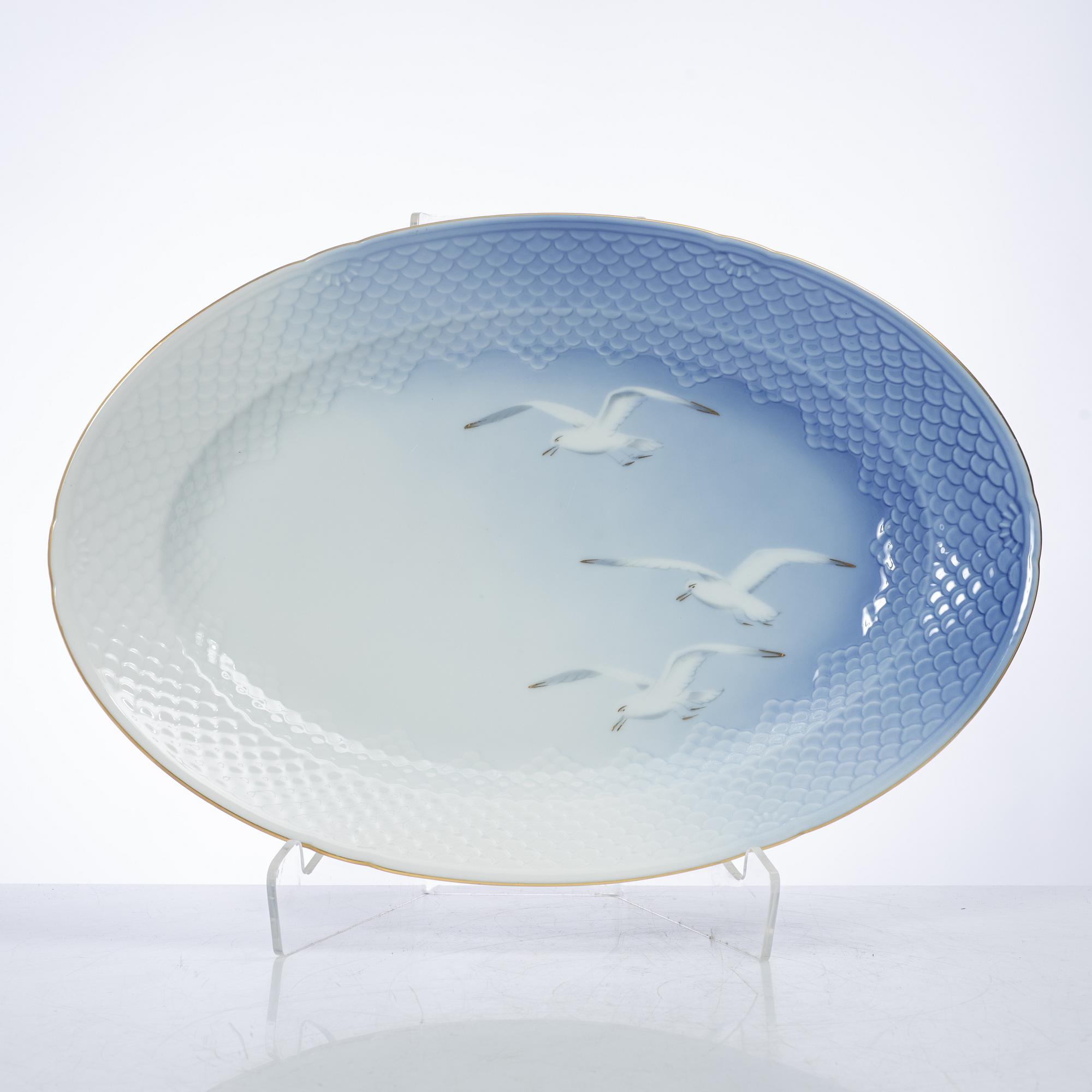 A 62 piece "Måsen" service, Bing & Grøndahl.