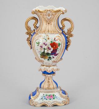 URNA, porslin, möjl. Ryssland 1800-tal.