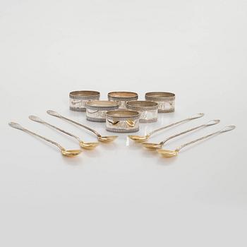 Lautasliinarenkaita 6 kpl, ja cocktaillusikoita, 6 kpl, hopeaa, kaiverrukset, yht. paino 183 g.