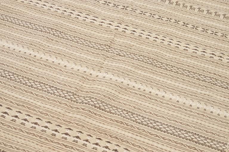 Matta, slätvävd, signerad AJ, ca 306 x 193 cm.