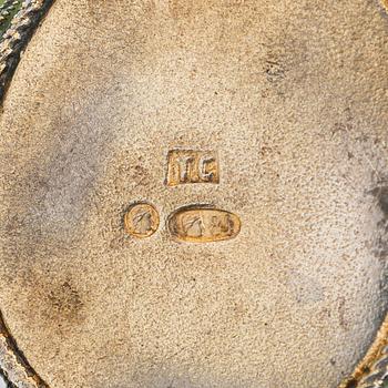 Kåsa, förgyllt silver och cloisonné-emalj, Moskva 1908-26.