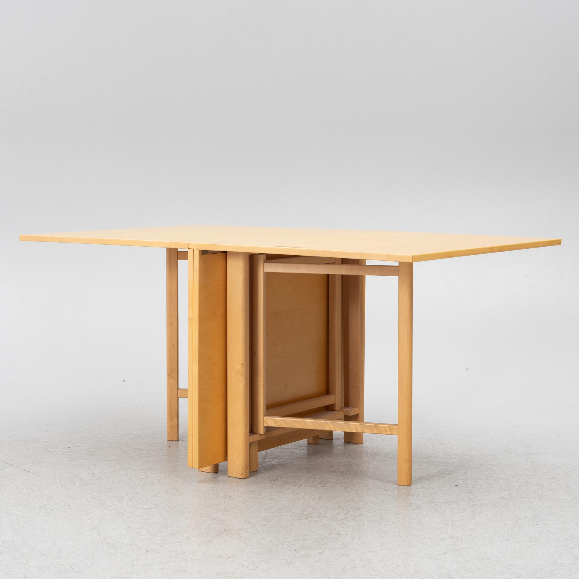 Bruno Mathsson, drop-leaf table, "Maria Flap", Bruno Mathsson International, Värnamo, Sweden.