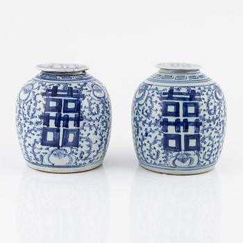 A pair of blue and white ginger jars, Qing dynasty, China, 19th century.