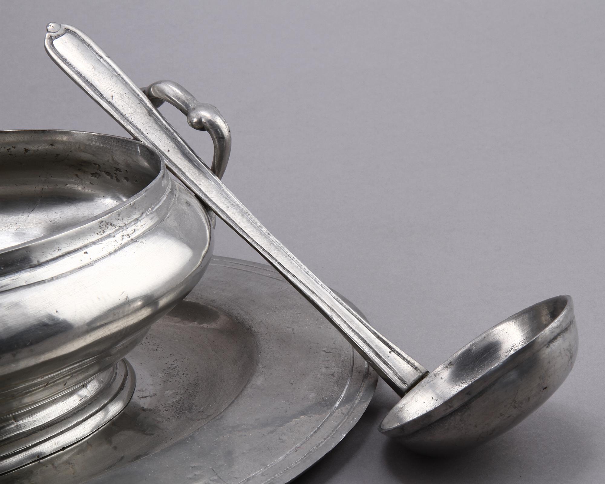 TERRIN MED FAT, tenn, Portugal, 1900-tal.