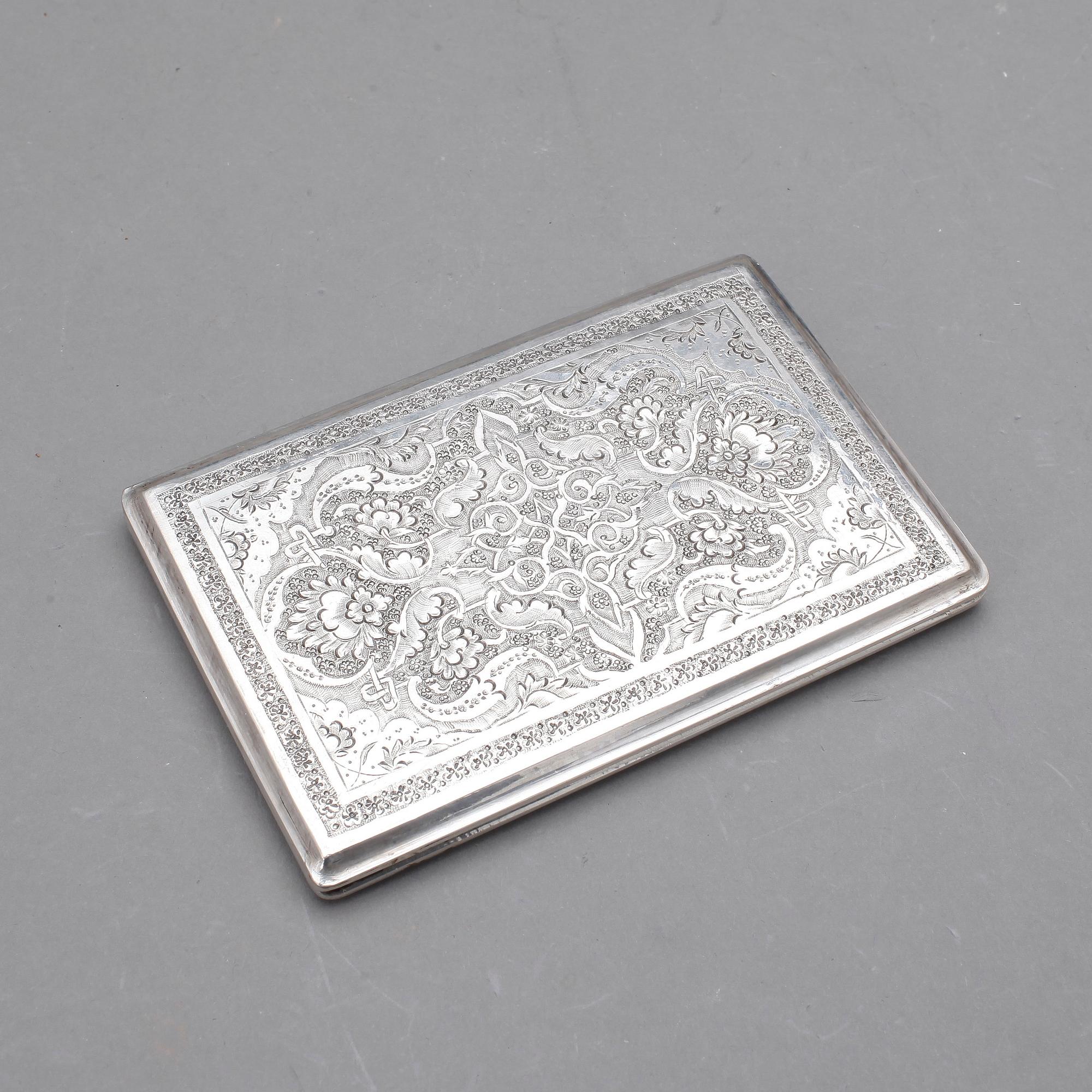 CIGARETTETUI, silver, mellanöstern, 1900-tal. Vikt ca 162 gram.
