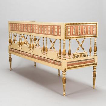 Soffa, bord samt ett par karmstolar, sengustaviansk stil, 1900-talets början.