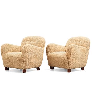 351. Fritz Hansen, a pair of "1565" upholstered easy chairs for Fritz Hansen, Denmark 1940's.