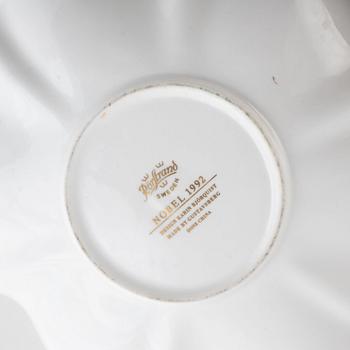 Karin Björquist, dinner service, 39 pieces, bone china, "Nobel Service", Rörstrand.