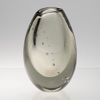 Gunnel Nyman, A VASE.