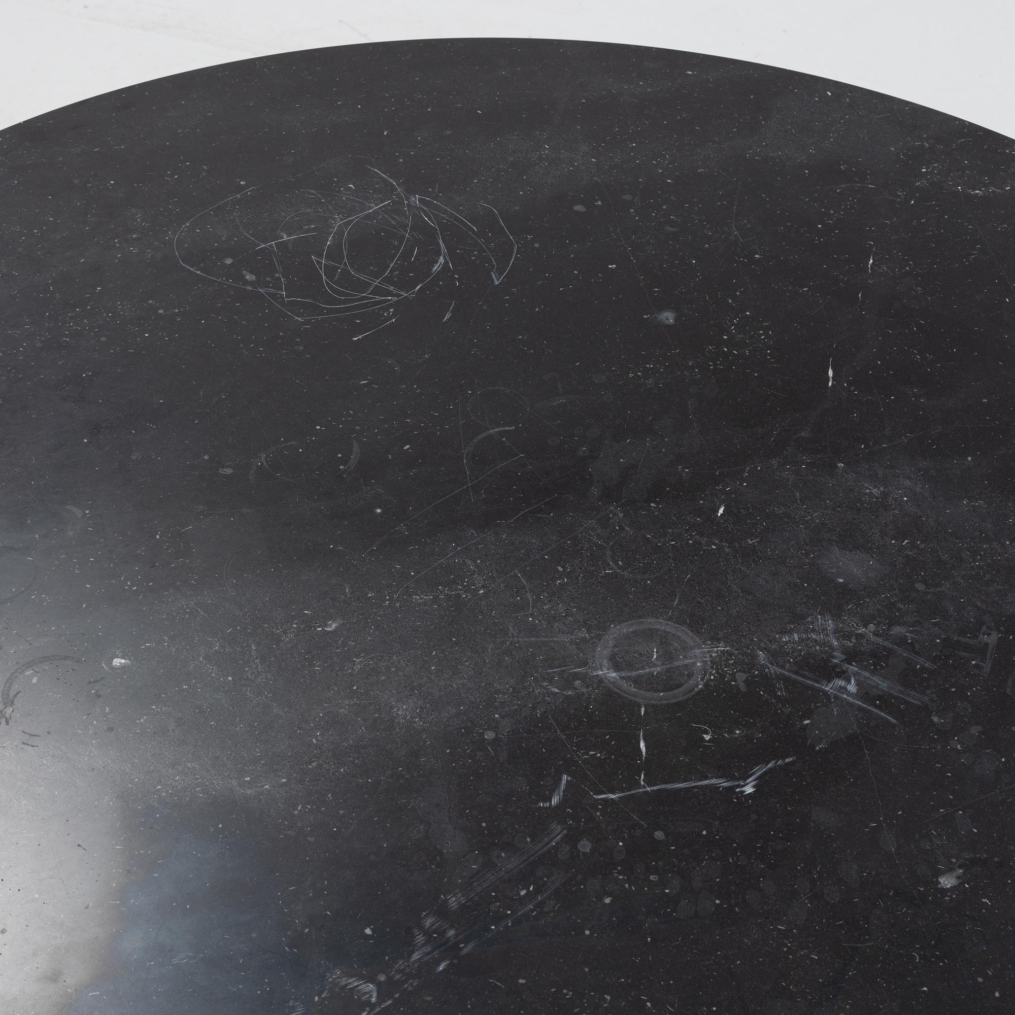 Komplot Design, matbord, "Gubi 2.0", Gubi, Danmark.