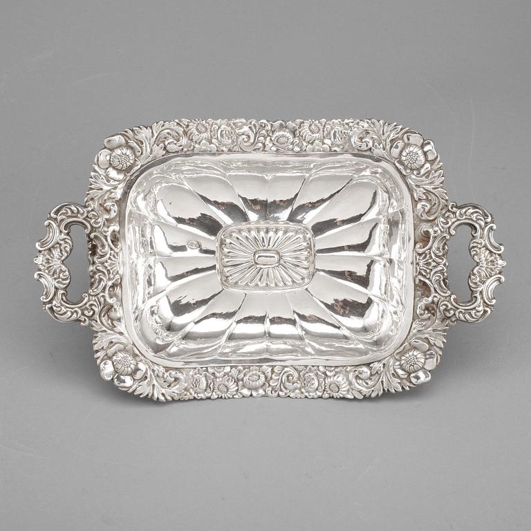 SKÅLFAT, silver, Gustaf Möllenborg, Stockholm, 1800-talets första hälft (otydlig årsstämpel). Vikt ca 408 gram.