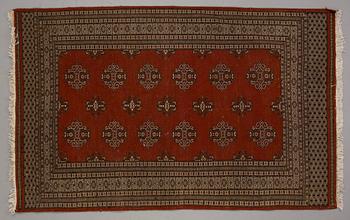 MATTA, Turkestan. Ca 195x124 cm.