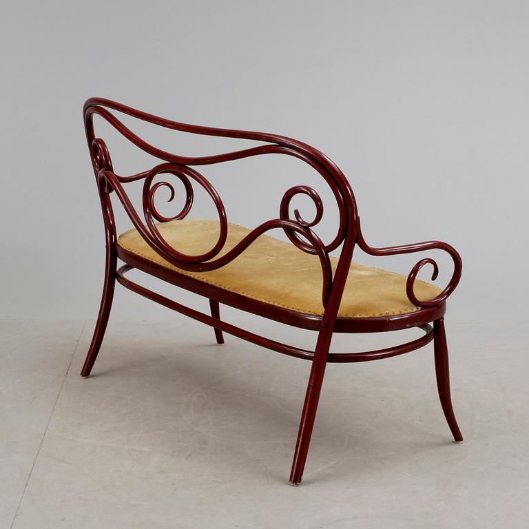 SOFFA, Thonet-typ. 1900-talets början.