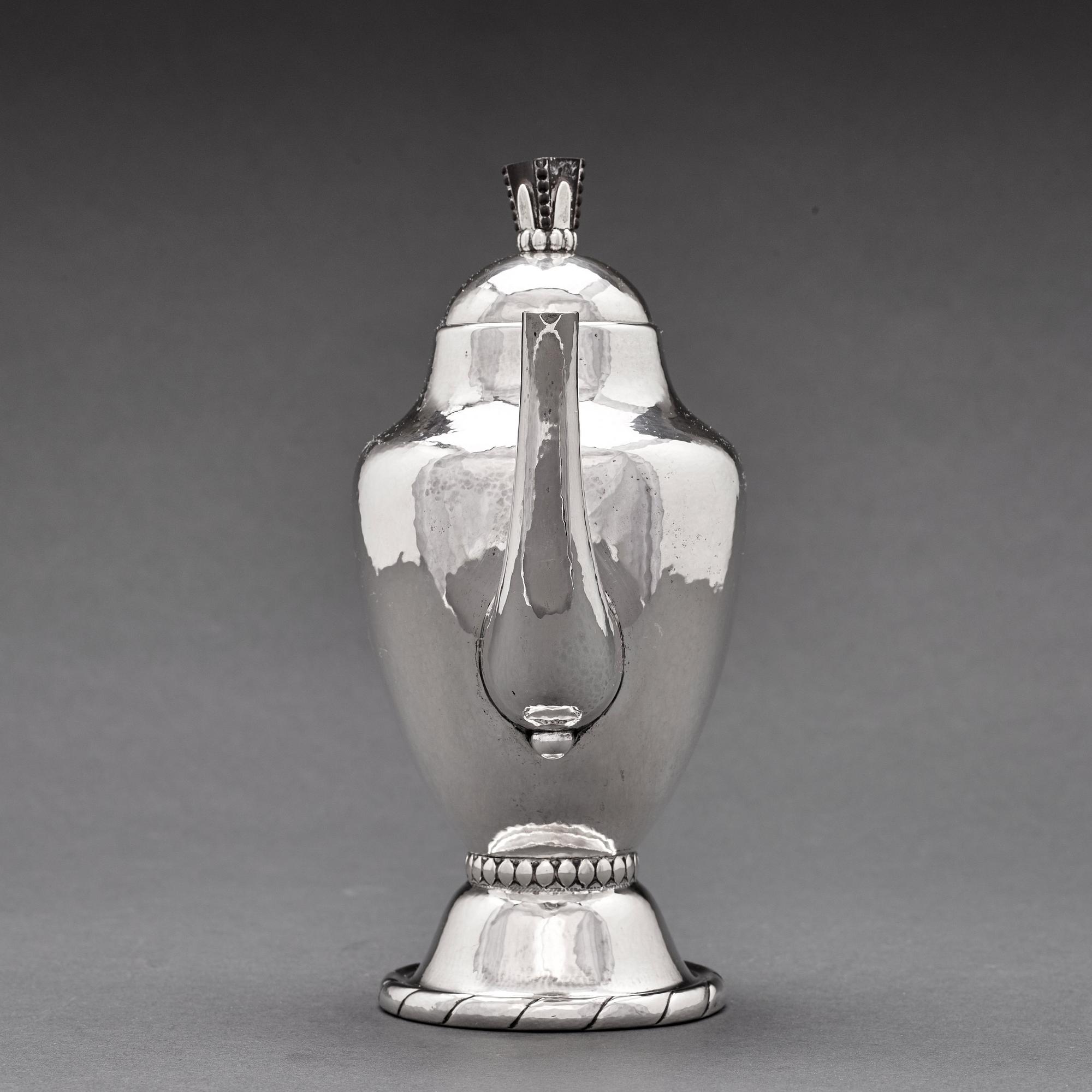 Georg Jensen, a 4 pieces coffee and tea service, Copenhagen 1915-19, 830/1000 silver. Design nr 88.