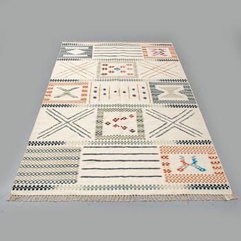 MATTA, slätväv, ca 266 x 152 cm.