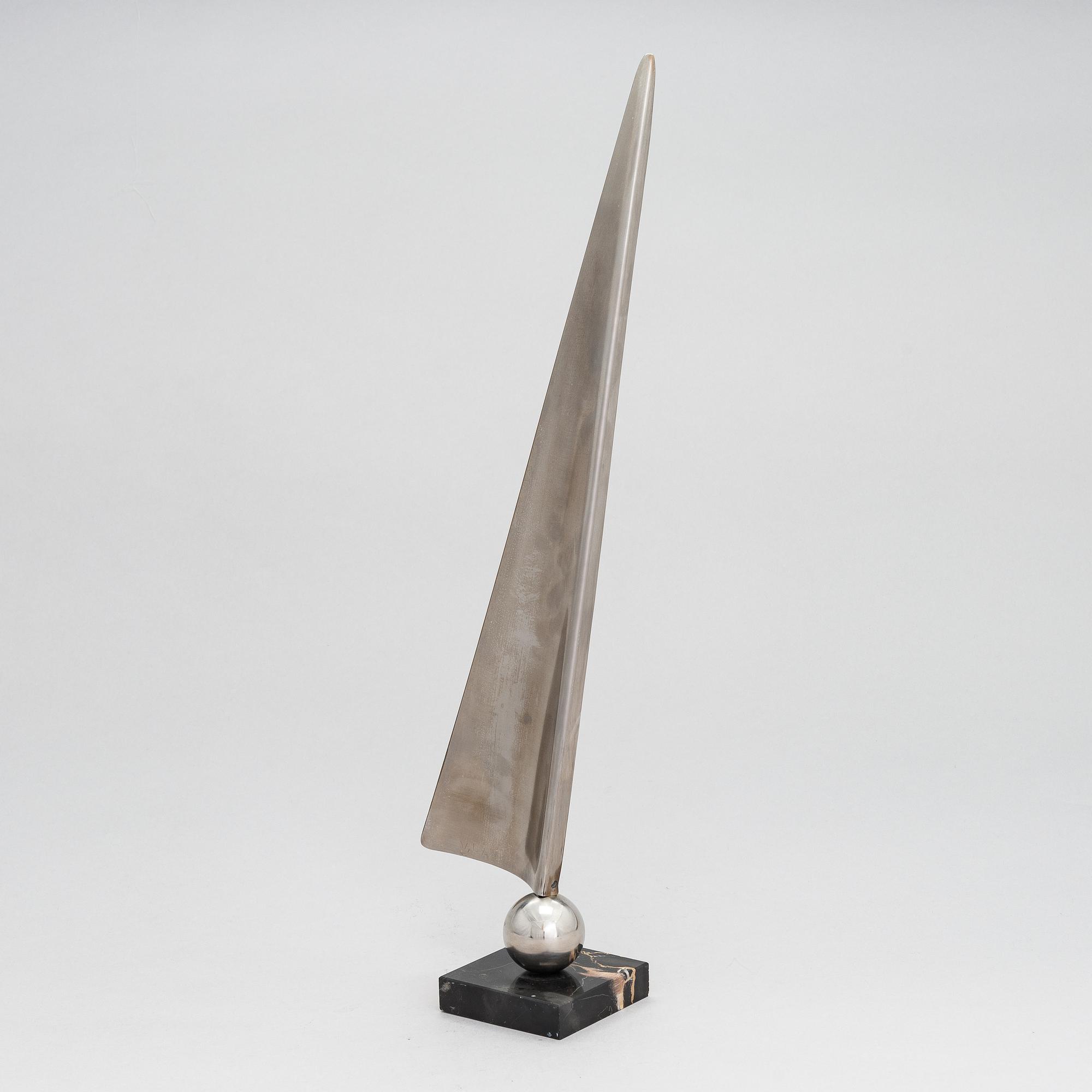 Väinö Lätti, skulptur, rostfritt stål, signerad.