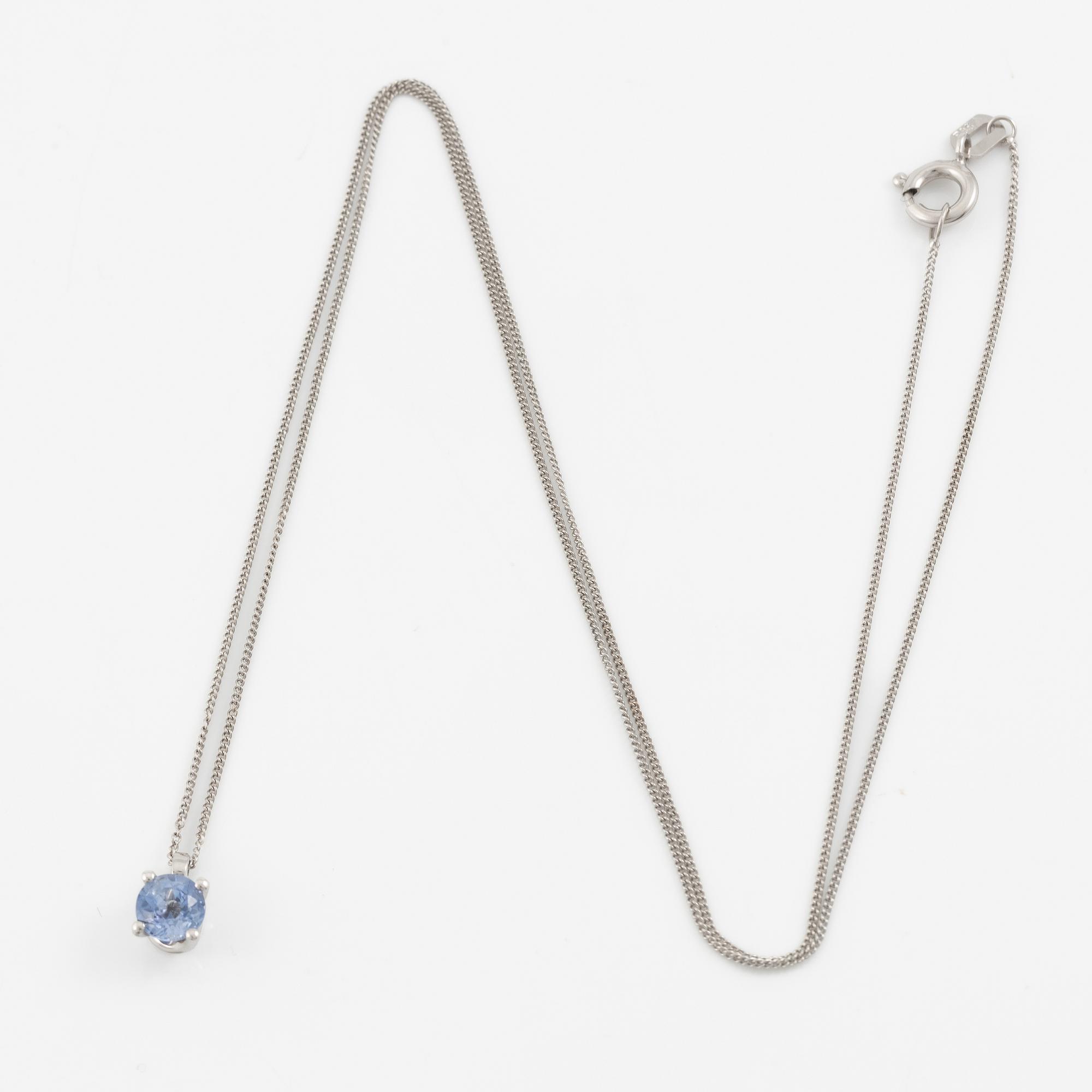 Necklace 14K white gold with sapphire.