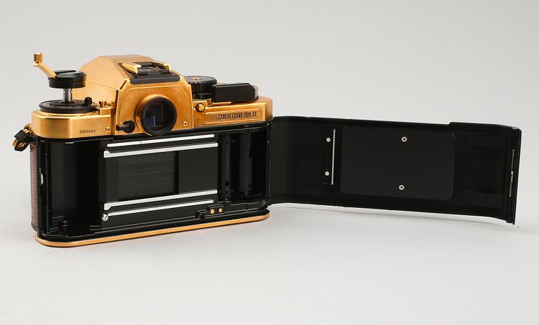 NIKON FA, gold camera grand prix 84 edition, förgylld, 1984.