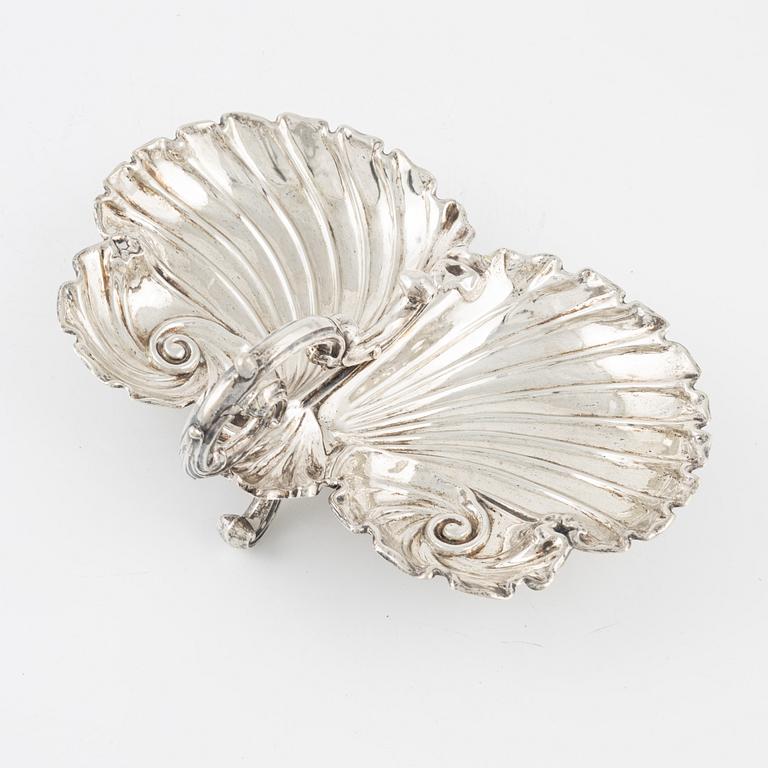 Gustaf Theodor Folcker, serveringsskål, silver, nyrokoko, Stockholm 1853.