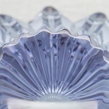 Aimo Okkolin, a "Terälehdet" (Petals) bowl signed Aimo Okkolin Riihimäen Lasi Oy.