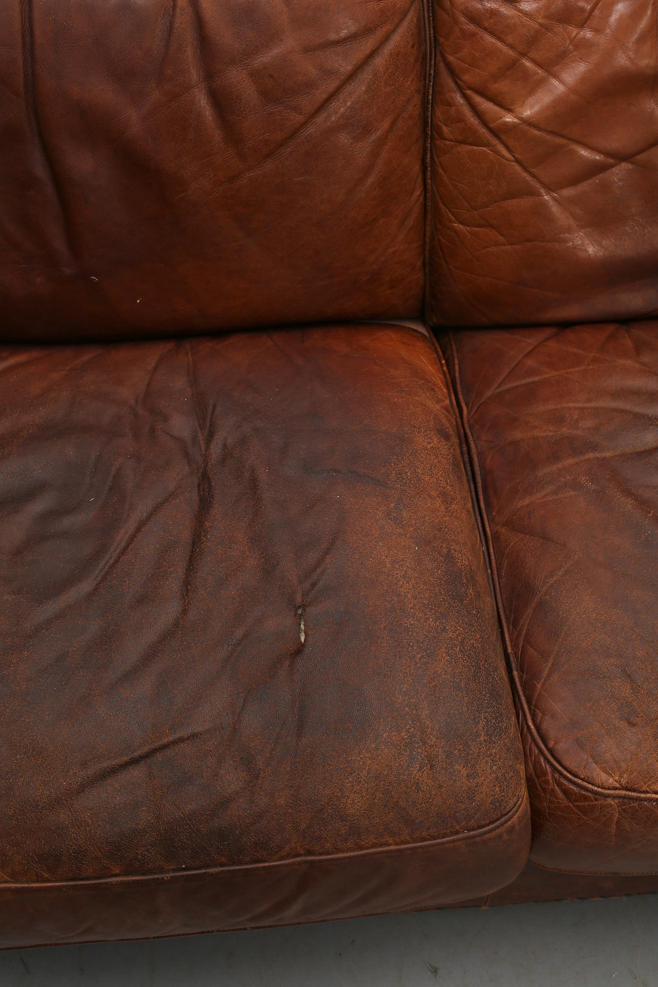 SOFFA, Chesterfield-typ, 1900-talets sista del.