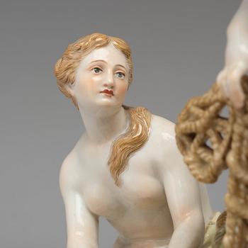 SKULPTURGRUPP, porslin. "Tritons fångst". Meissen, 1800-talets andra hälft. 2:a sortering.