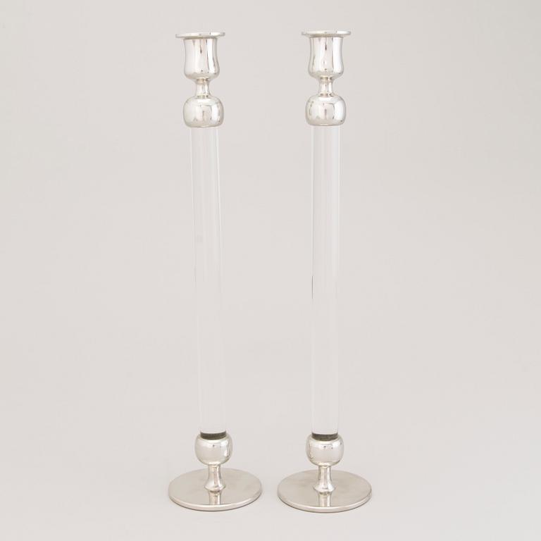 LJUSSTAKAR, ett par,"Plexi" tenn och plexiglas, Josef Frank och Estrid Ericson, Firma Svensk Tenn, 2018.