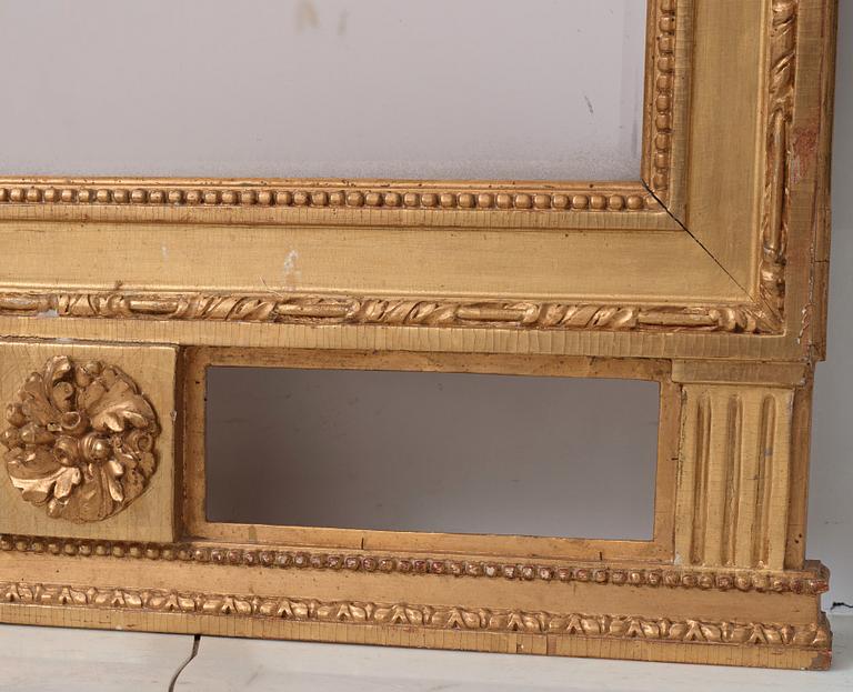 A Swedish Gustavian mirror by Lago Lundén 1791.