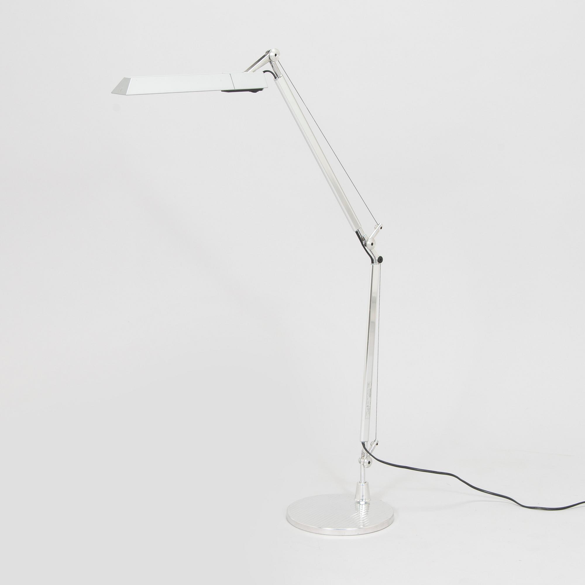 Michele De Lucchi & Giancarlo Fassina, pöytävalaisin, "Tolomeo, Video", Artemide, Italia.