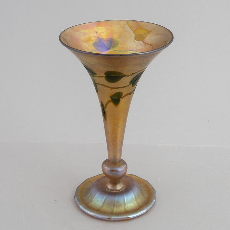 Louis Comfort Tiffany, vas, glas, "Favrile", USA, tidigt 1900-tal.