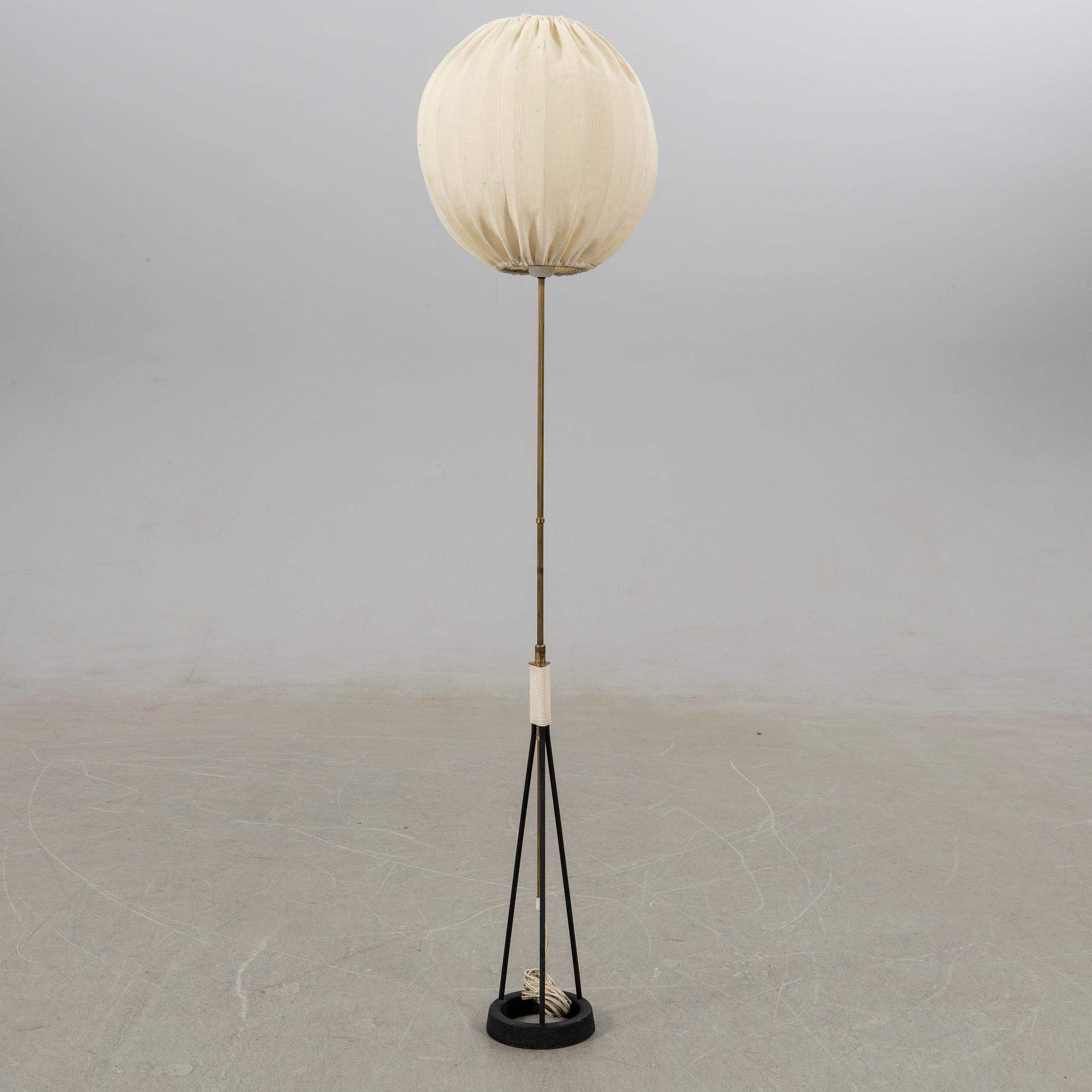 Golvlampa, 1900-talets mitt.