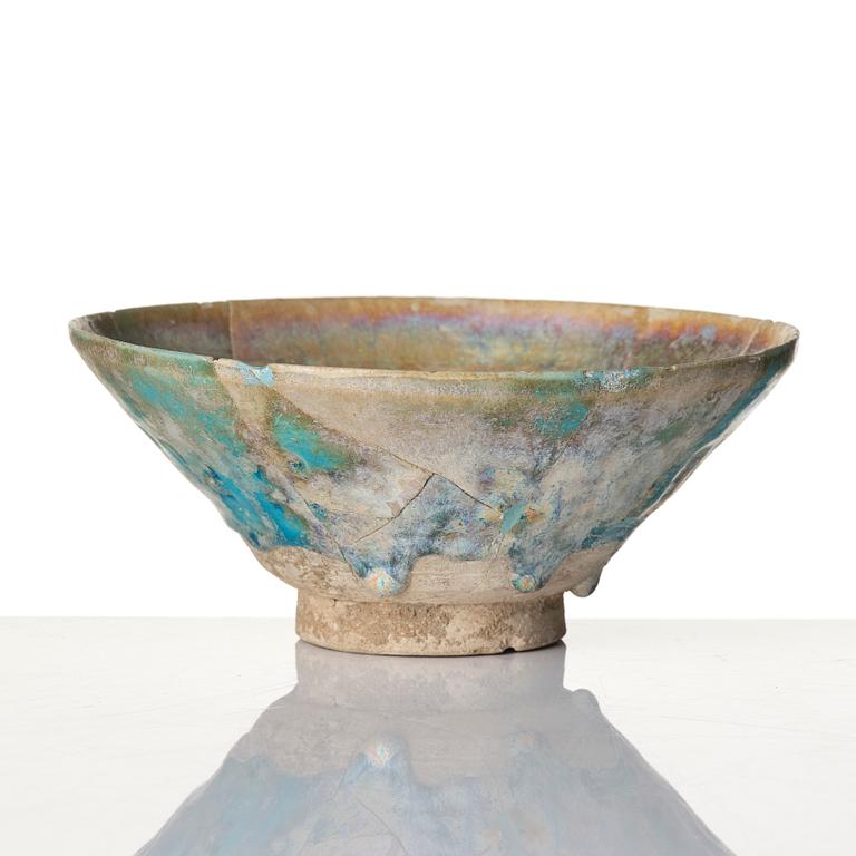 A Kashan lustre pottery Bowl, Persia, 13-14th century.