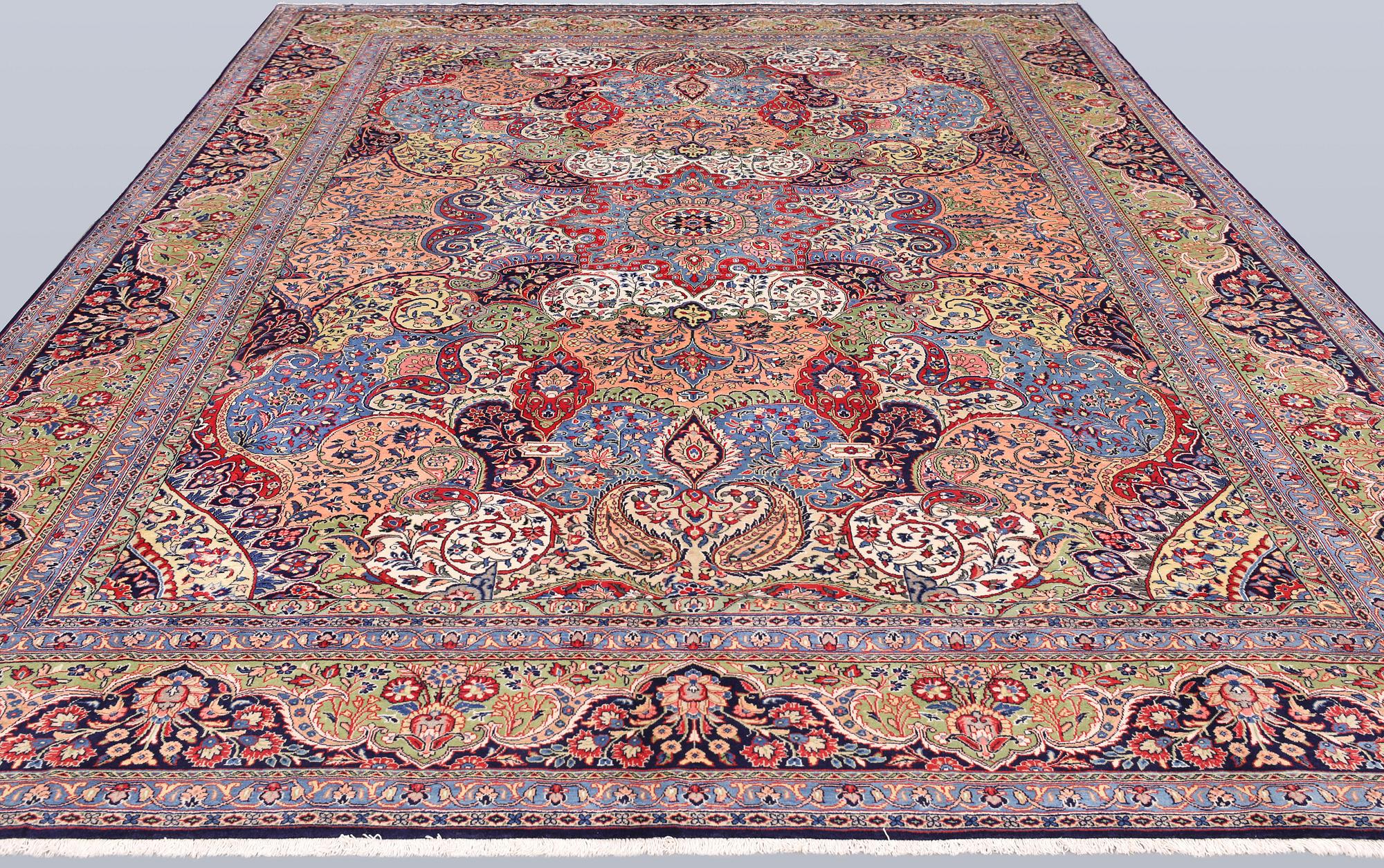 Matta, Keshan, ca 431 x 315 cm.