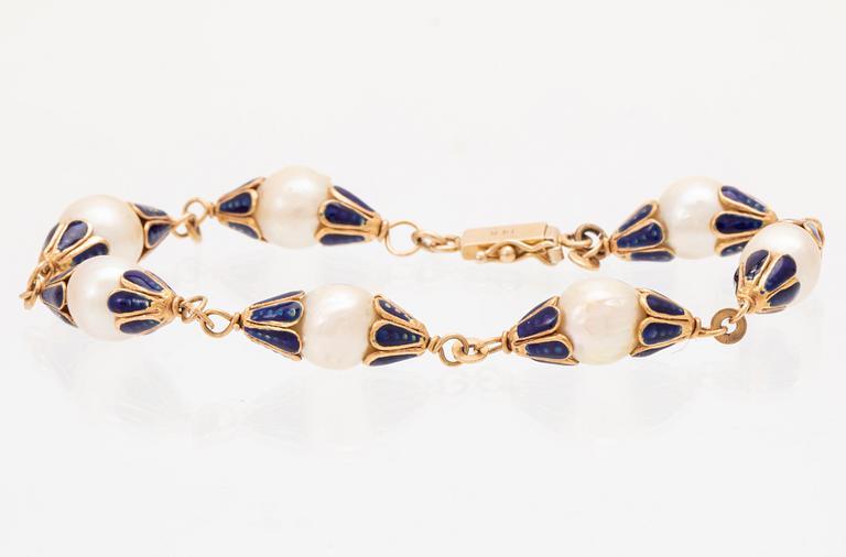 An 18K gold and enamel bracelet with cultured pearls.