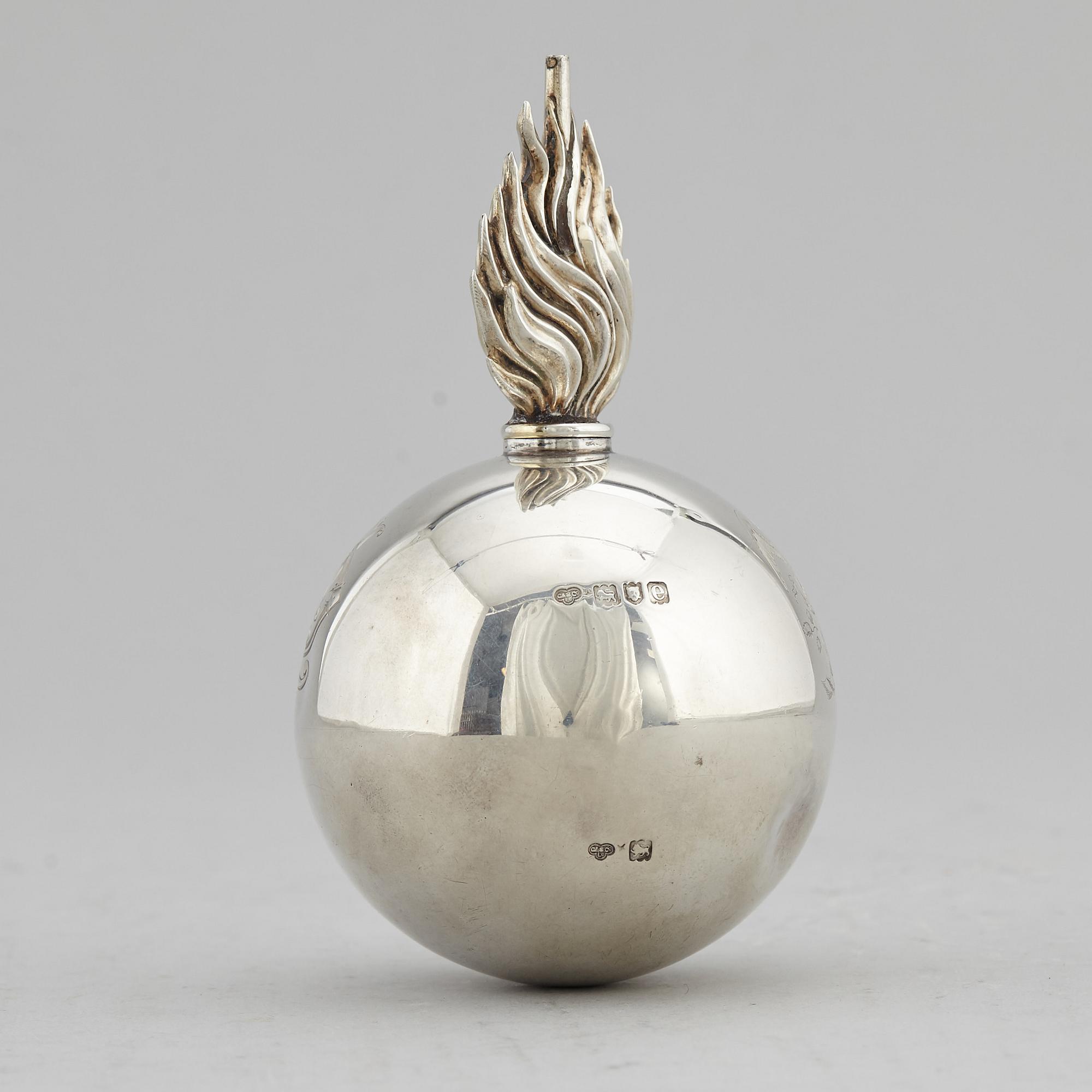 Sugar caster, silver,  Goldsmiths & Silversmiths Co, London 1904-1905.