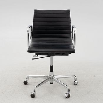 Charles & Ray Eames, kontorsstol, "EA117" Vitra.