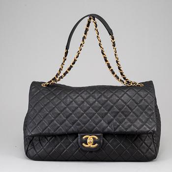 CHANEL, väska, "Timeless Flap Bag XXL", 2017-2018.