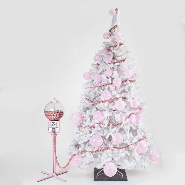 TUGGUMMIAUTOMAT SAMT JULGRAN, NK 2015, JoAnn Tan Studio.