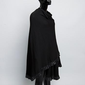 CAPE, Yves Saint Laurent.