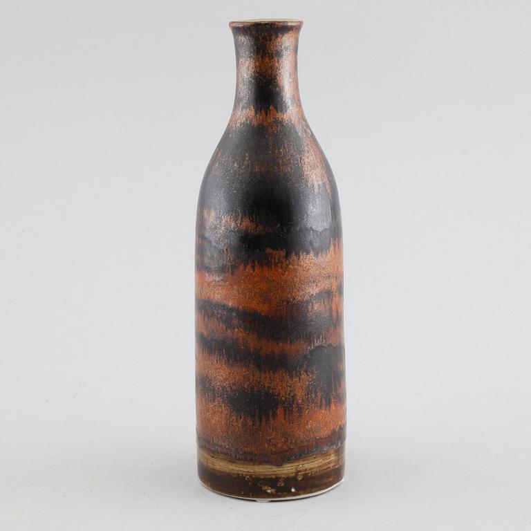 CARL-HARRY STÅLHANE, a stoneware vase from Designhuset, 1973-1988.