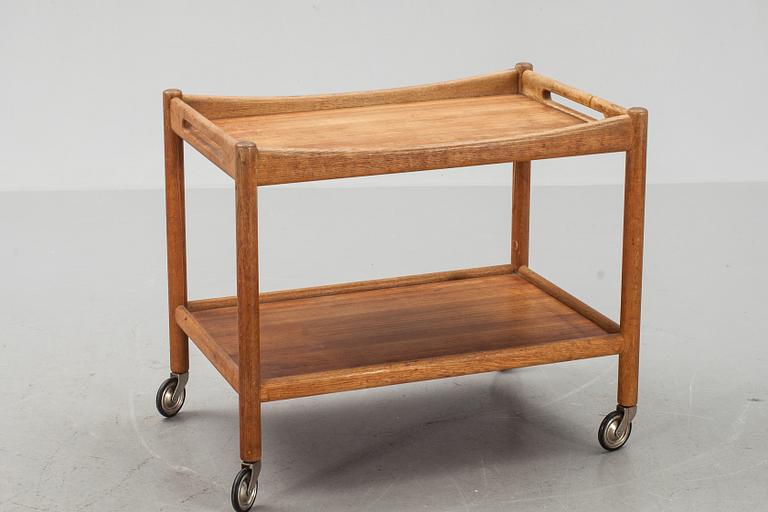 SERVERINGSVAGN, Hans J Wegner för Andreas Tuck. Danmark.